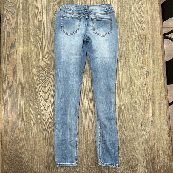 Maurices Jeans Slim Straight Distressed Cotton Denim Light Wash Blue Size XS - Picture 7 of 9